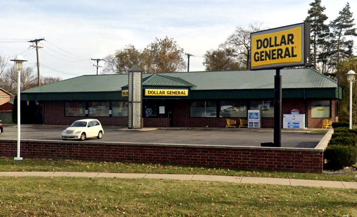 Family Video - St Clair Shores - 27710 Little Mack Ave (newer photo)